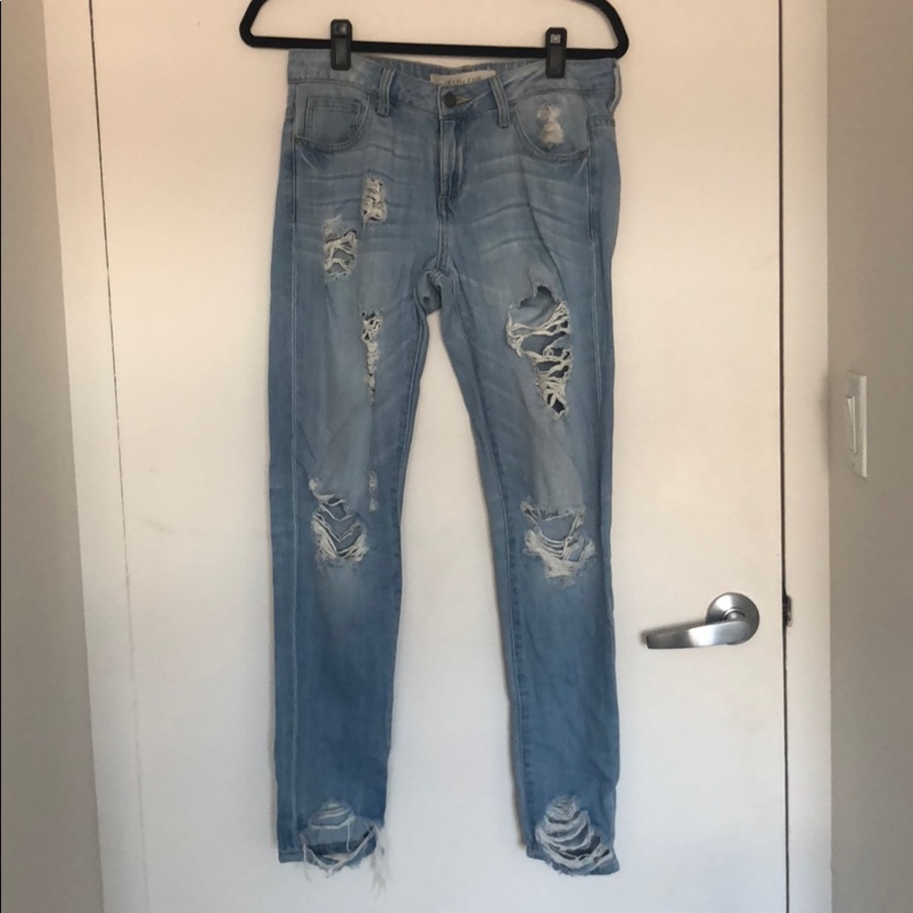 DISTRESSED JEANS // HIDDEN JEANS